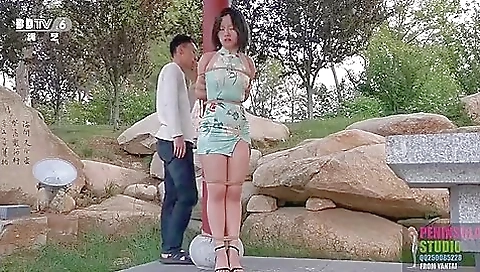 Outdoor Shibari Walking (2) Outdoor Shibari Walking (2)