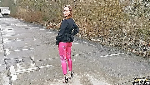 Walk In Extreme High Heels With Sexy Lena Walk In Extreme High Heels With Sexy Lena